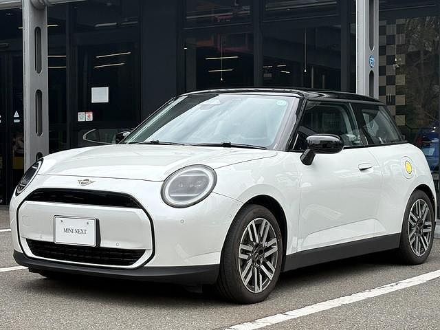 THE NEW ALL-ELECTRIC MINI COOPER E