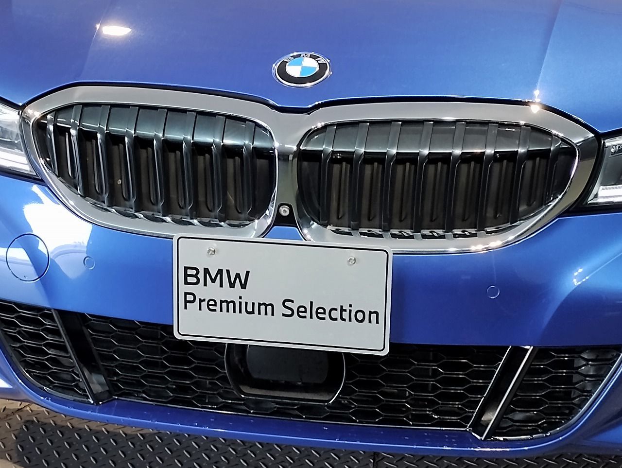 G20 330e Saloon RHD