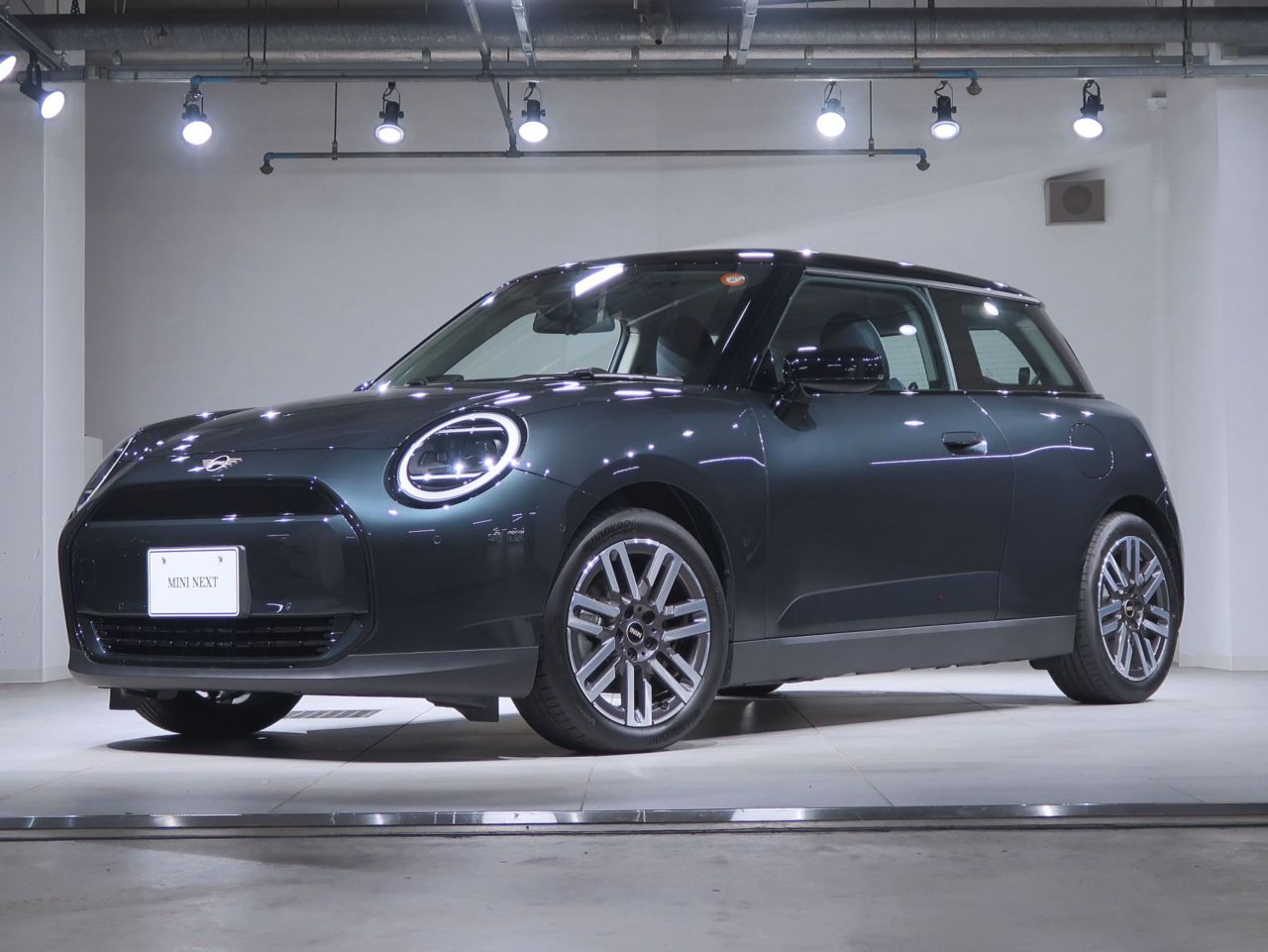 THE NEW ALL-ELECTRIC MINI COOPER E