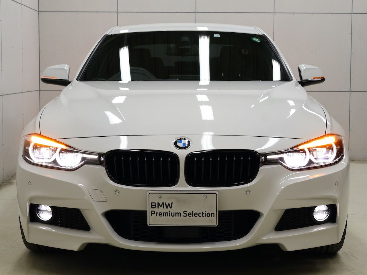 320D SEDAN RHD