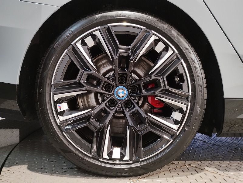 BMW i5 M60 xDrive Sedan RHD