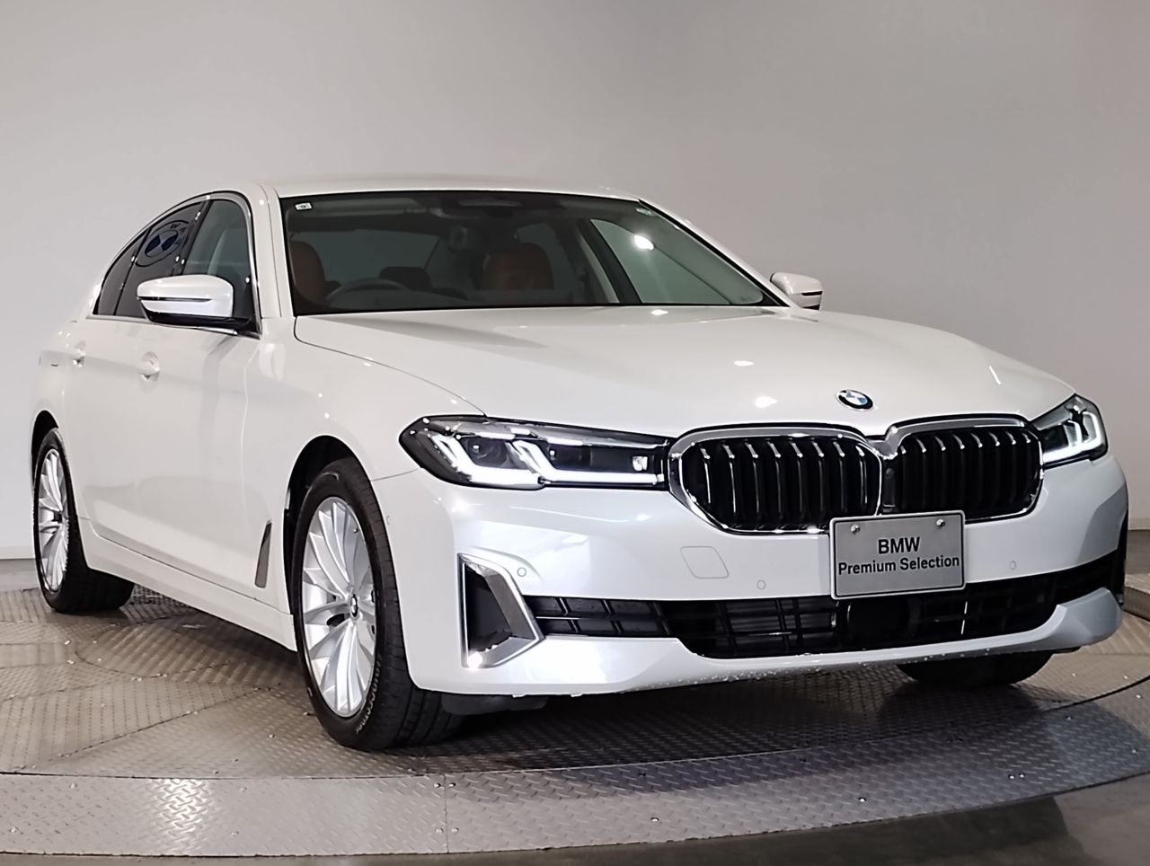 520d xDrive Sedan RHD