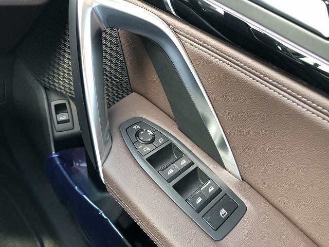U11 iX1 xDrive30