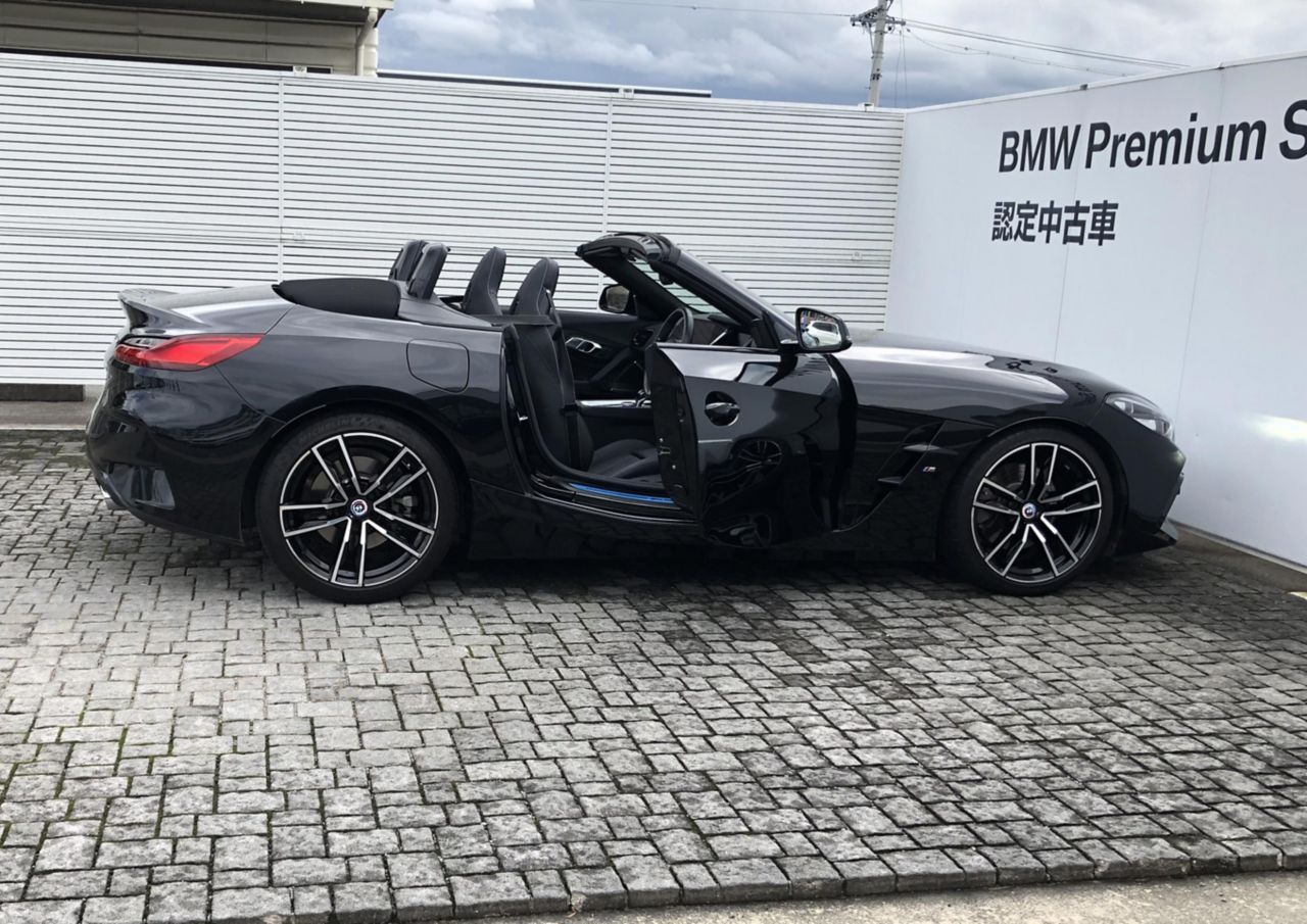 G29 z4 sDrive20i RHD