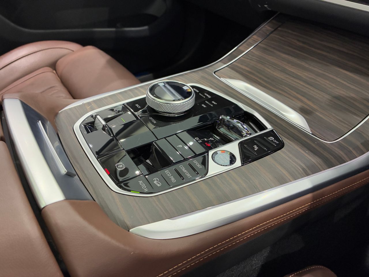 X7 xDrive40d RHD US