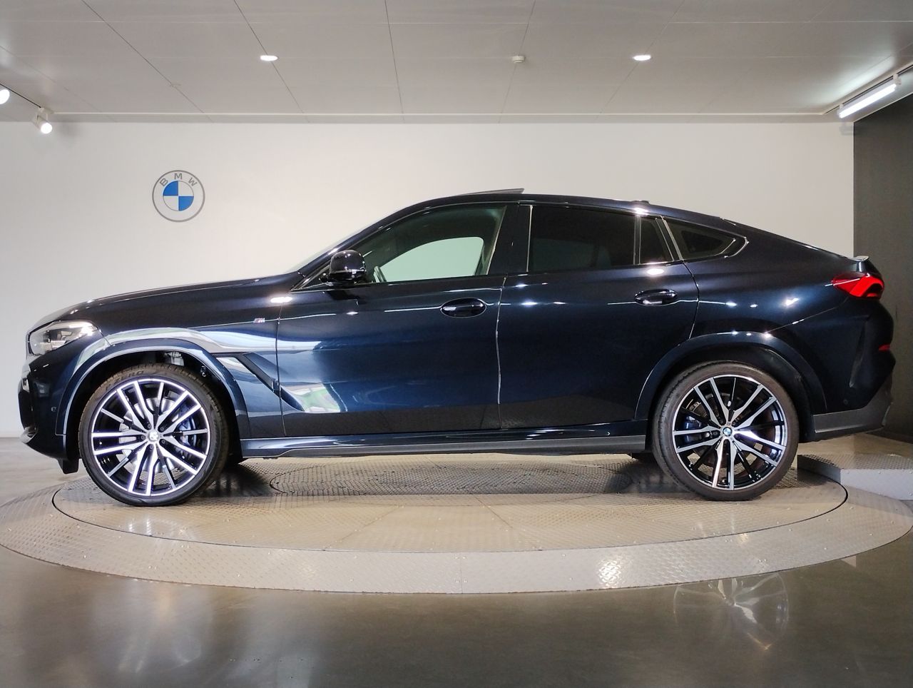 X* xDrive30d RHD