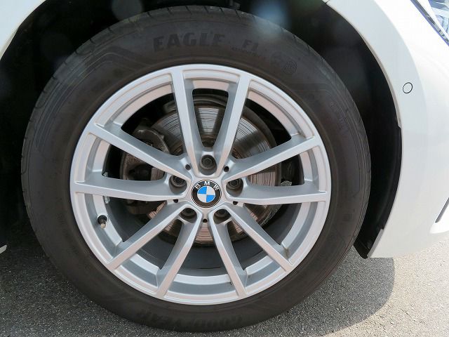 G20 320d xDrive RHD Saloon