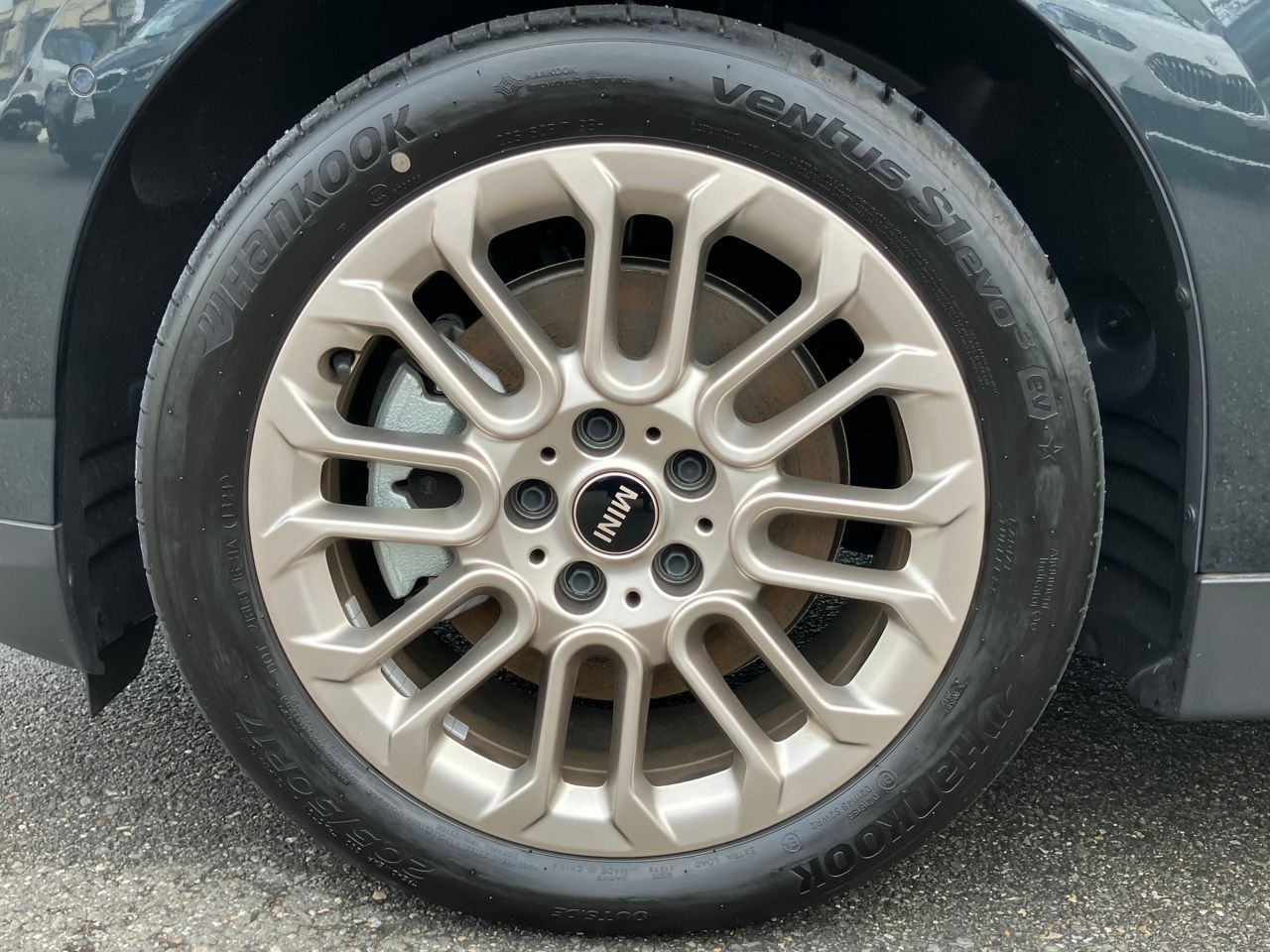 J01 MINI Cooper SE