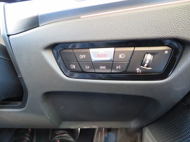 320d xDrive Berline RHD