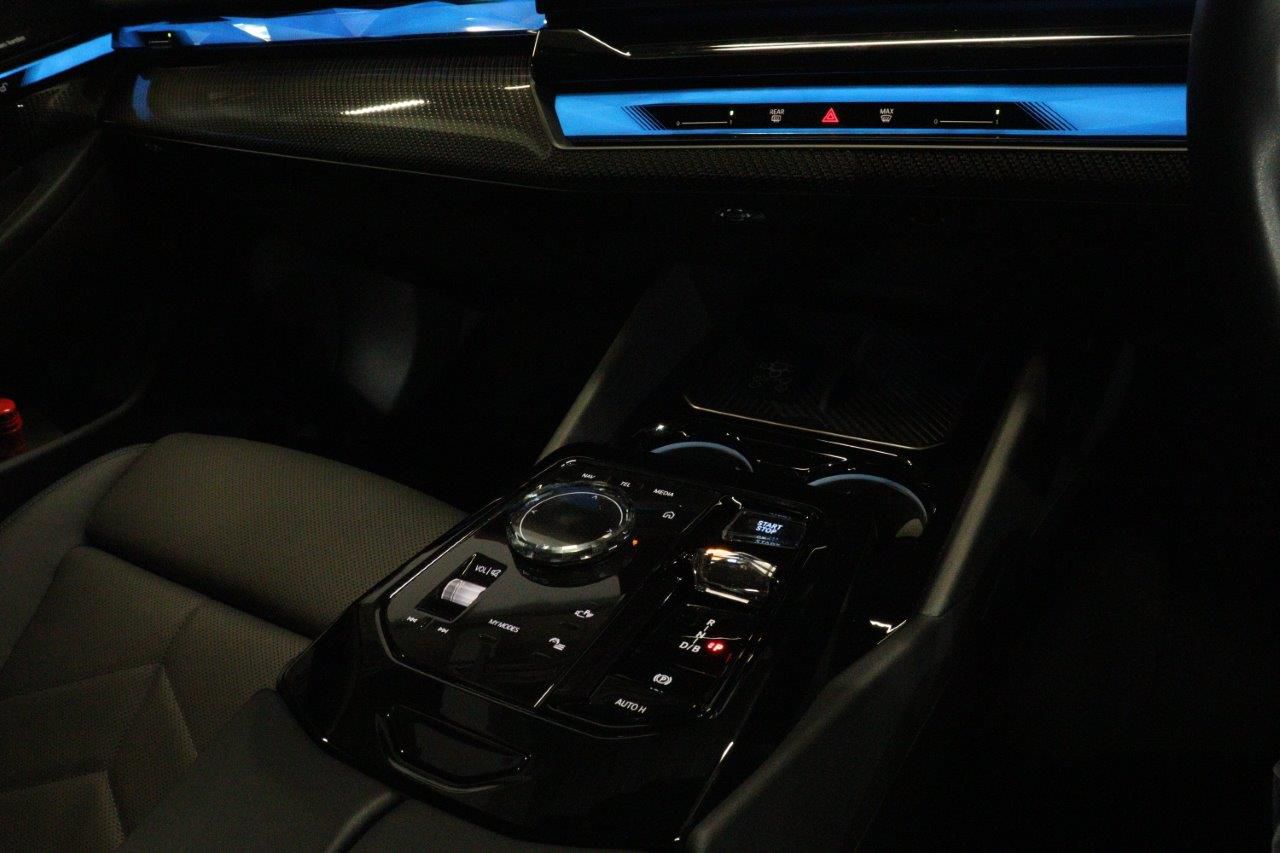 BMW i5 M60 xDrive Sedan RHD