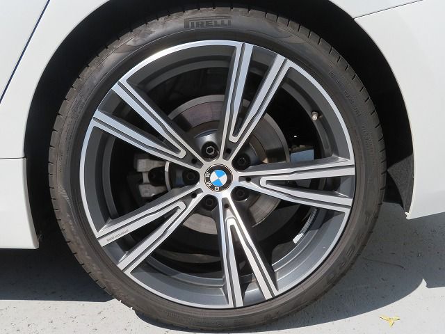 320d xDrive Berline RHD