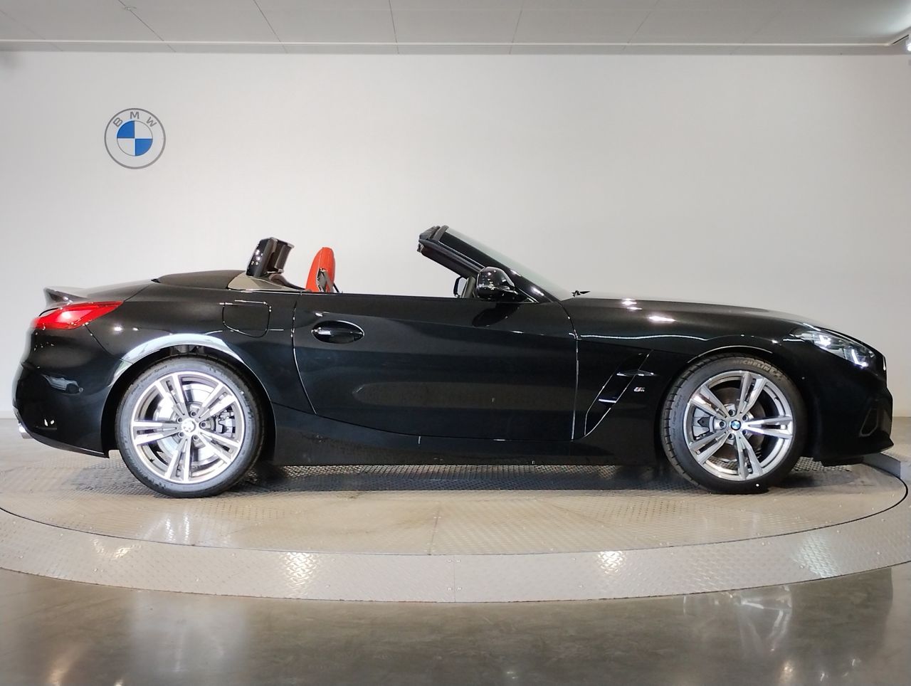 G29 z4 sDrive20i RHD