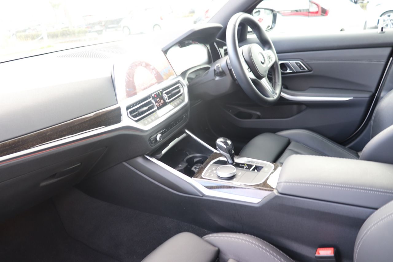 G20 320i Saloon RHD MX