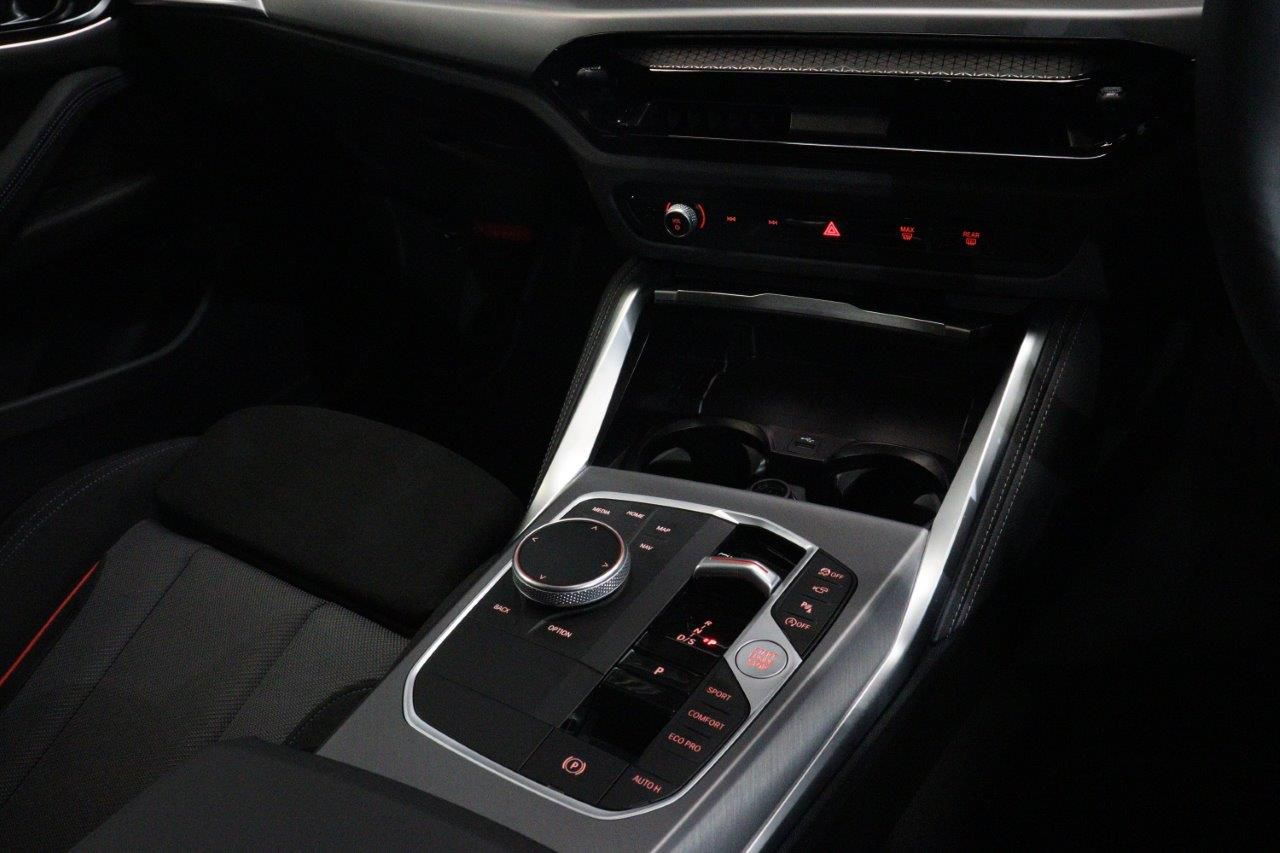 G** ***i G*** C**** ***