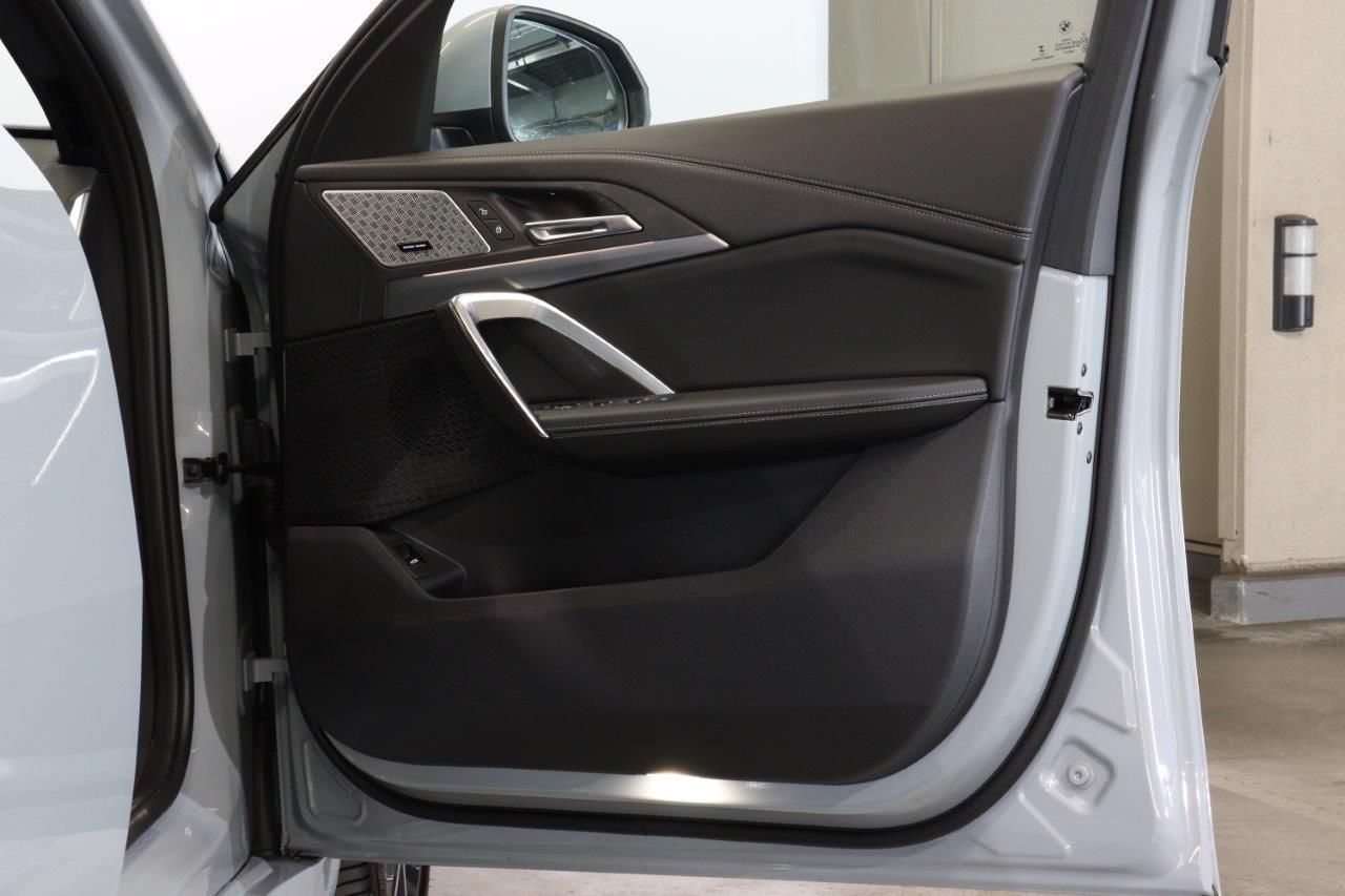 iX2 xDrive30 MSP