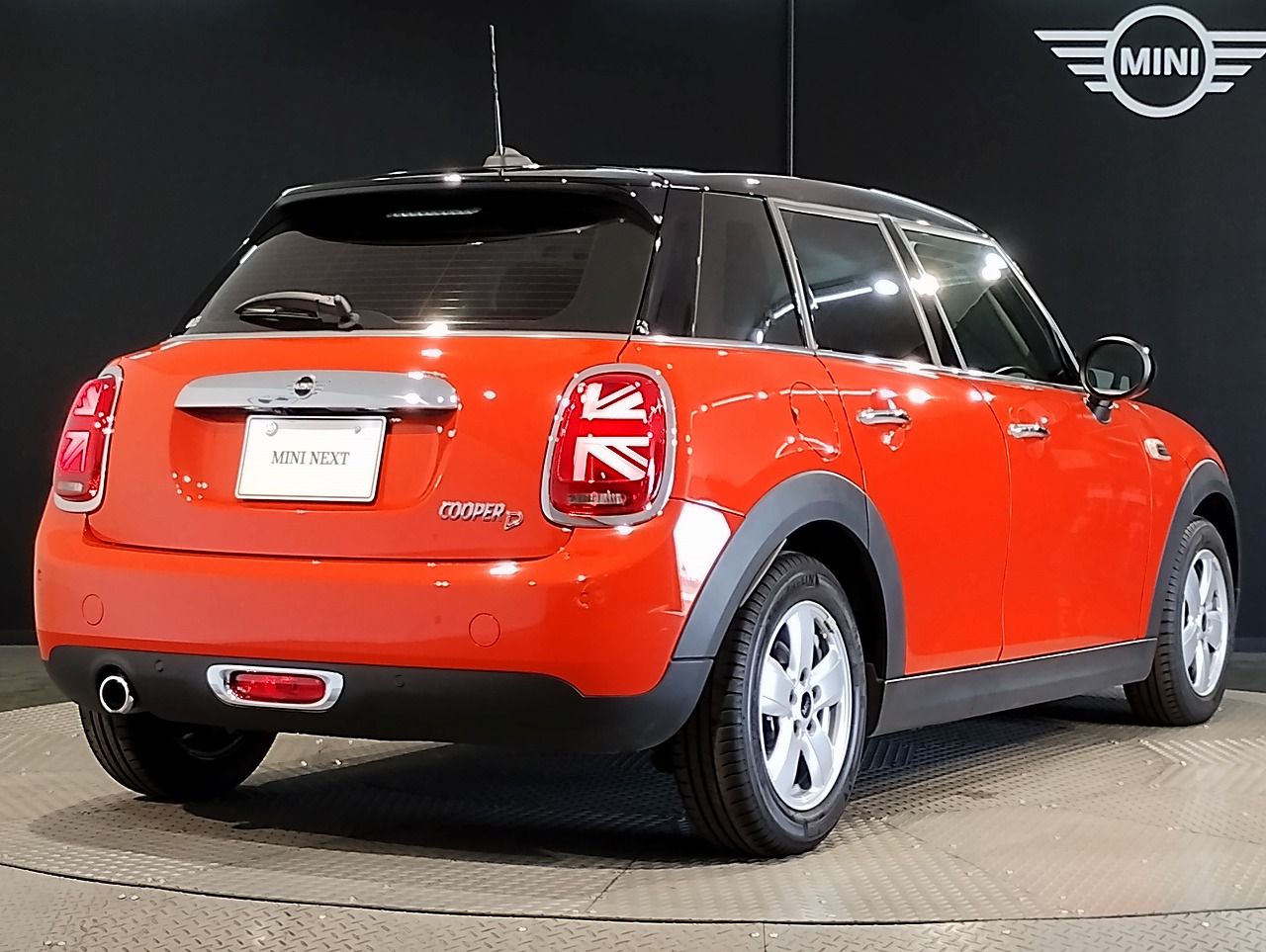 F55 COOPER D (AT)