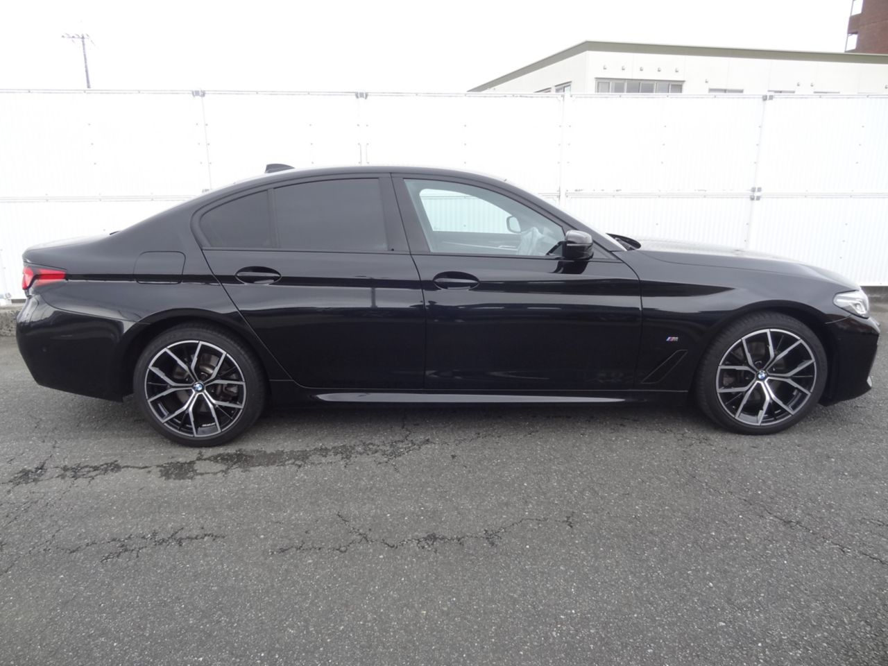 520d xDrive Sedan RHD