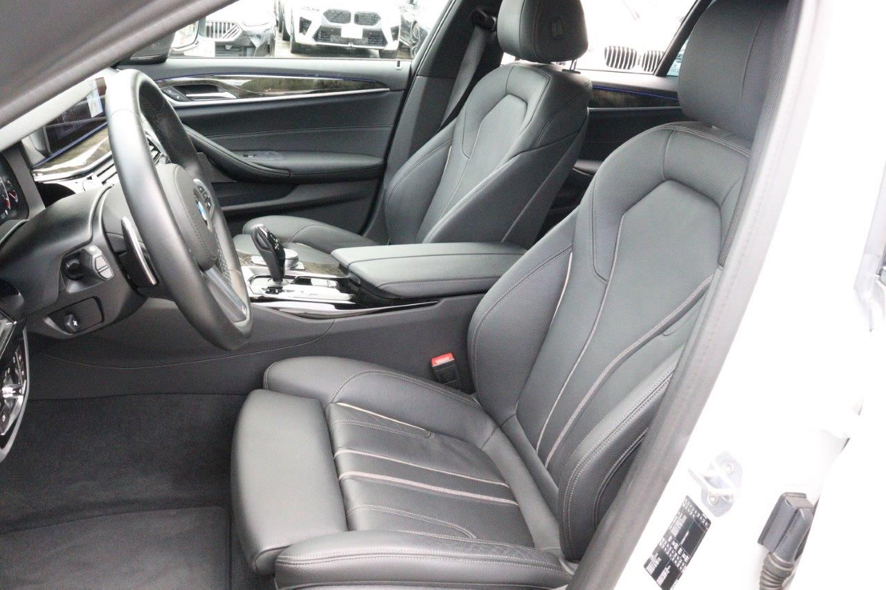530i Sedan