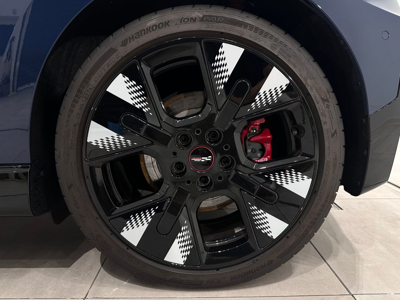 J01 MINI John Cooper Works Electric