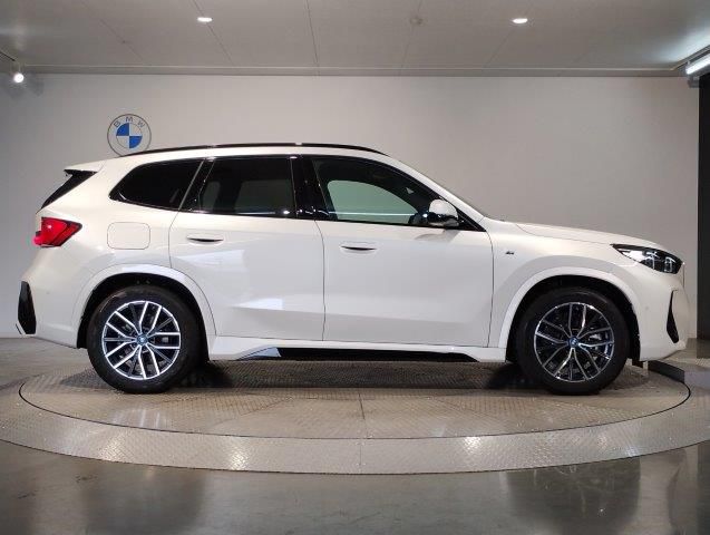 U11 iX1 xDrive30
