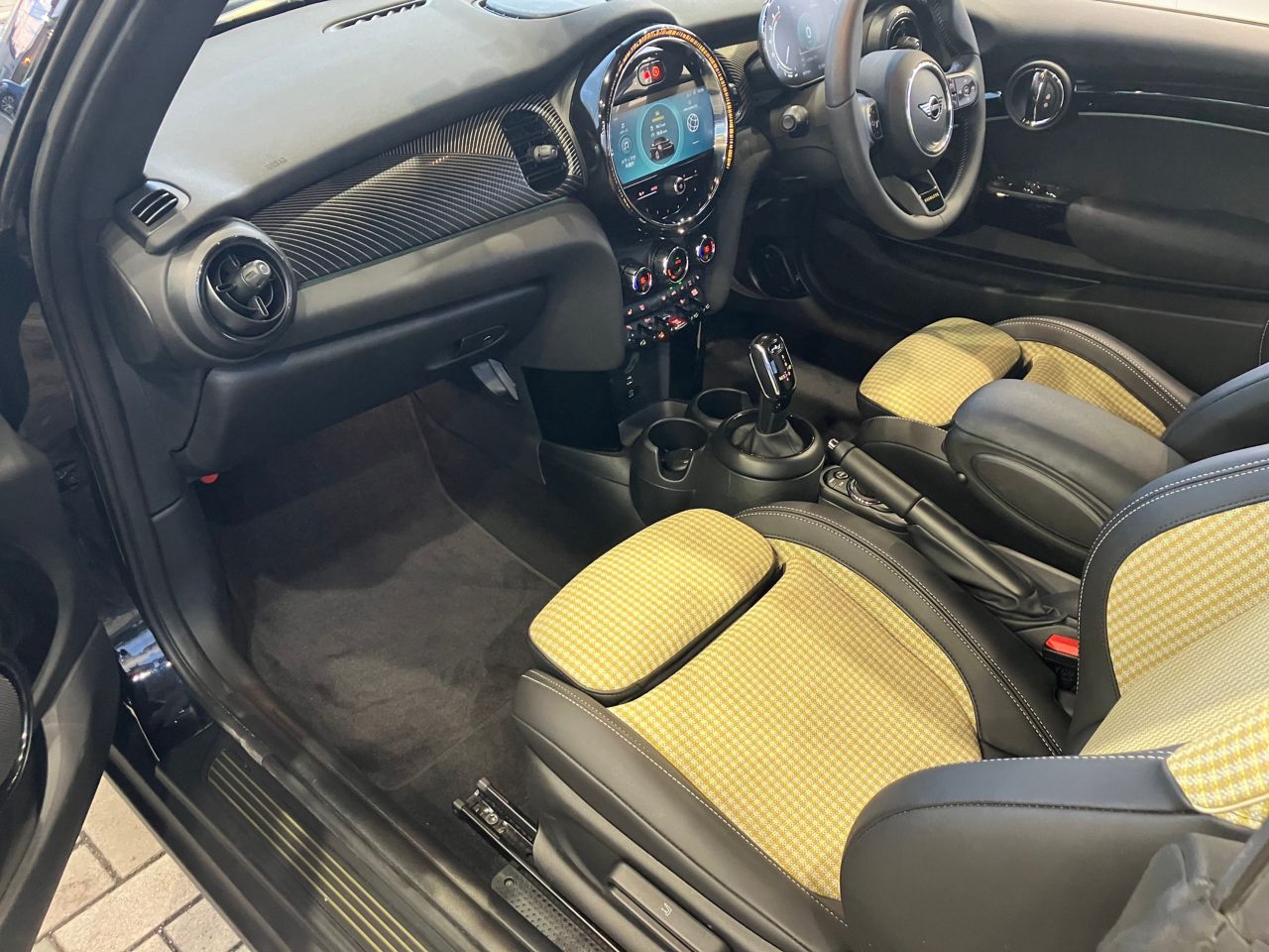MINI Cooper S Convertible RHD