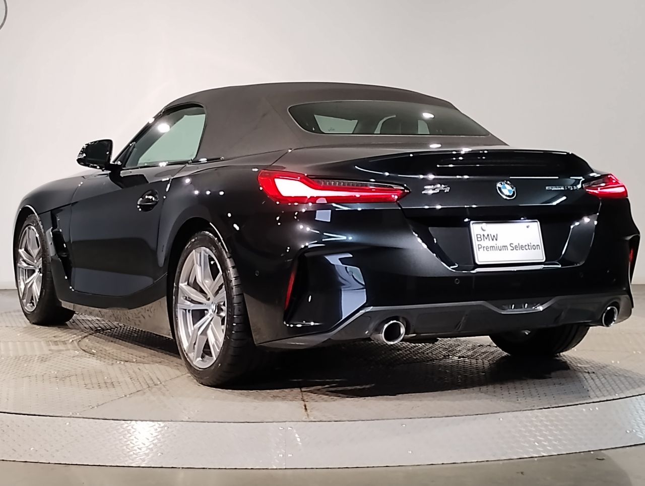G29 z4 sDrive20i RHD