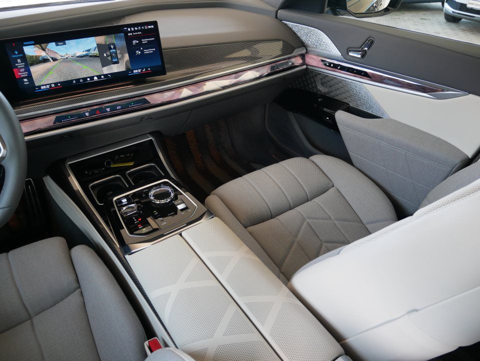 BMW 760