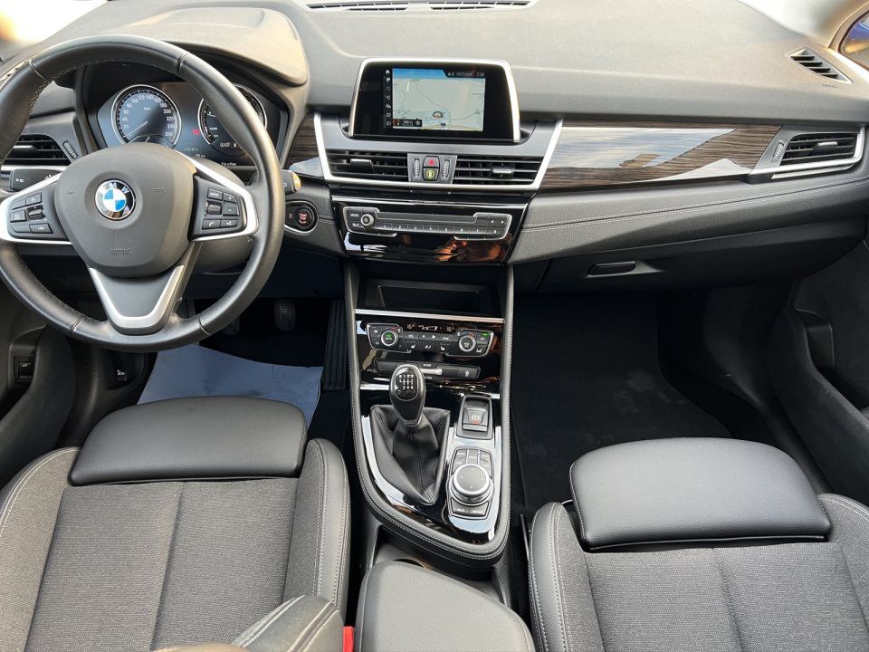 BMW 218
