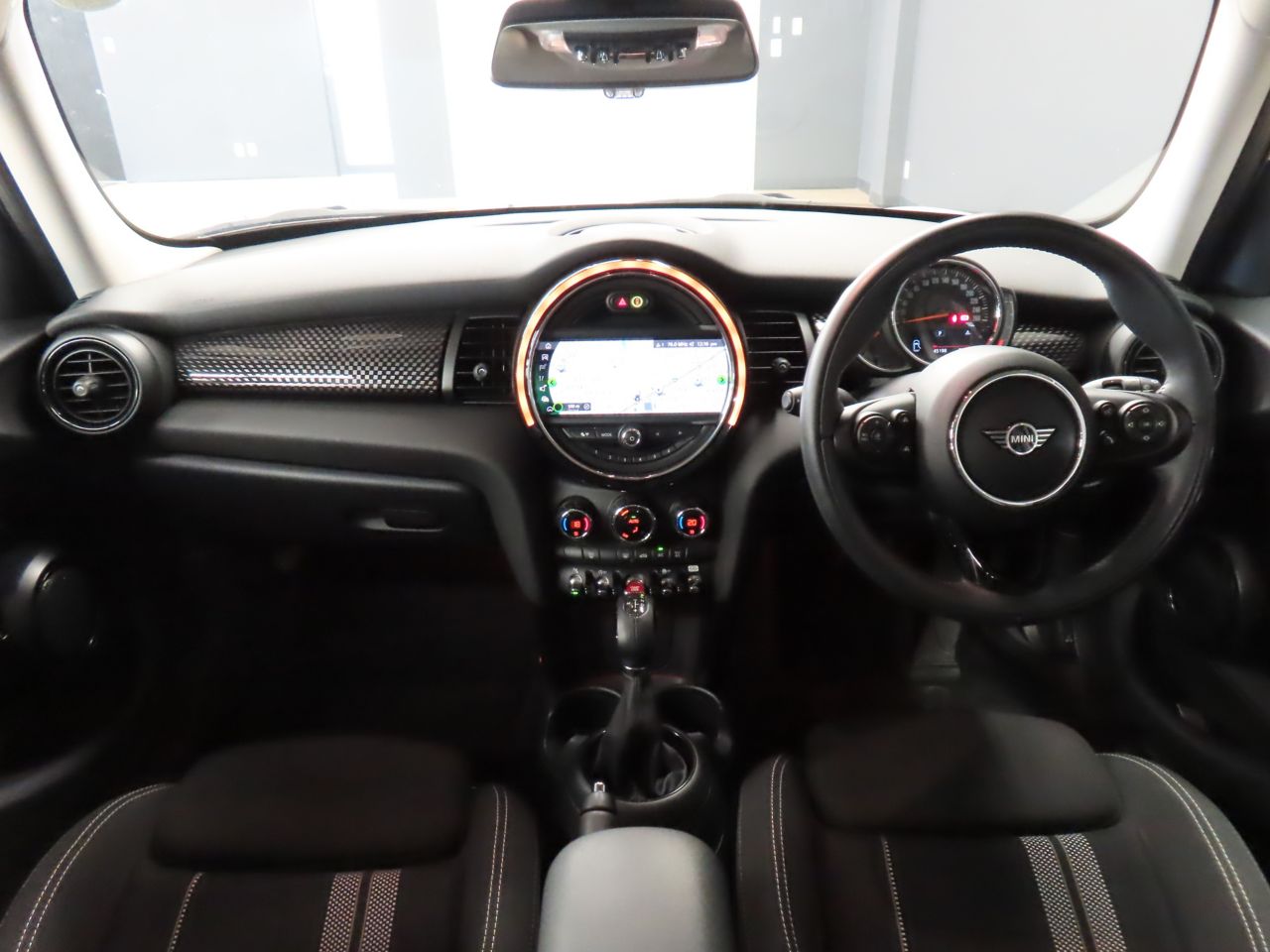 F55 COOPER S D(AT)