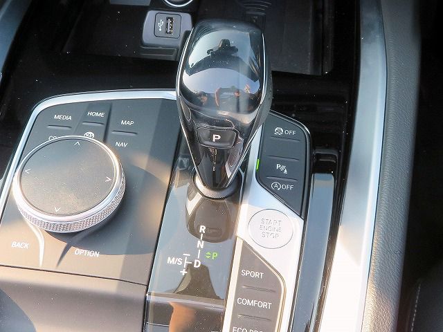 G29 z4 sDrive20i RHD