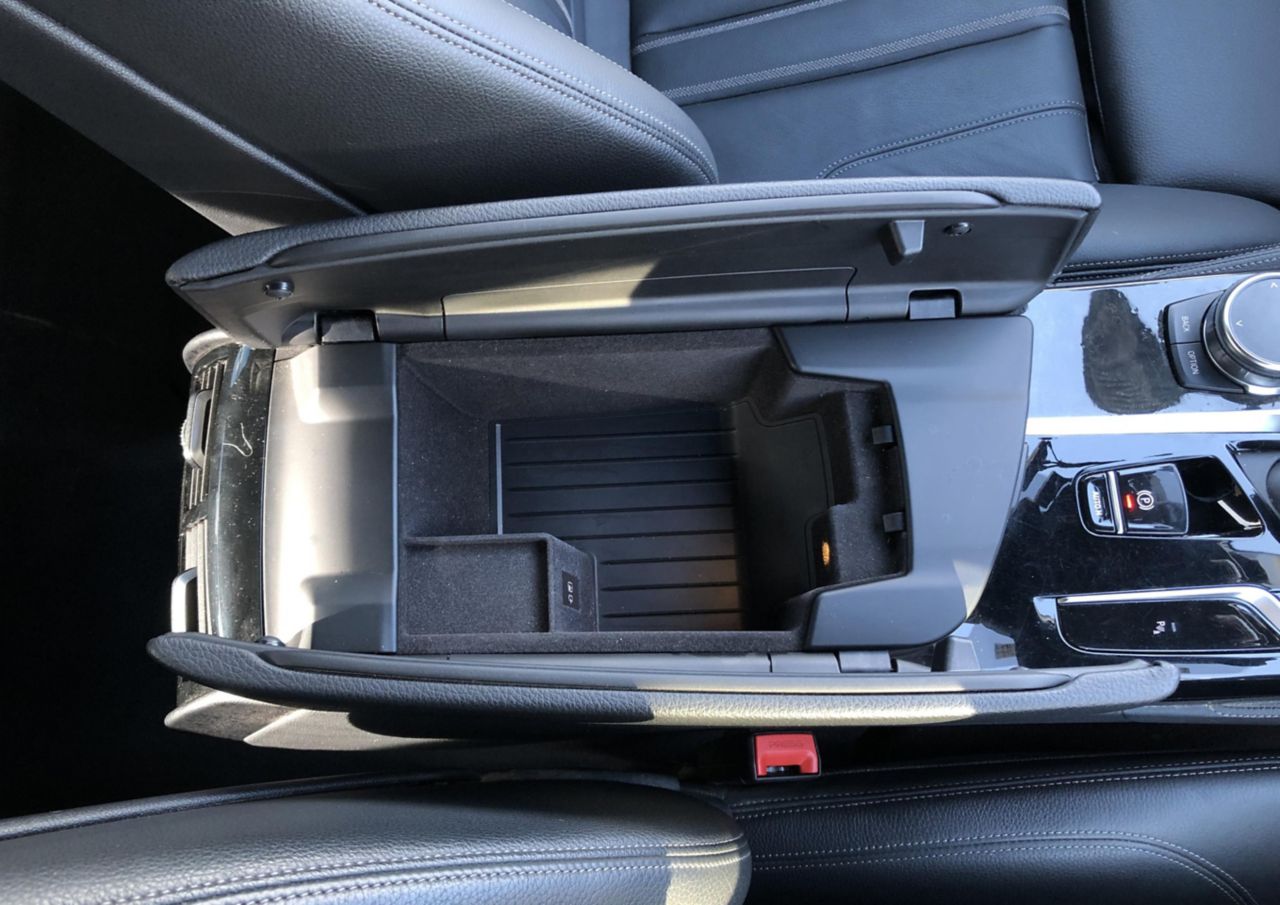 520d xDrive Sedan RHD