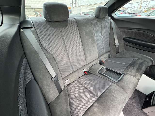 220I COUPE RHD
