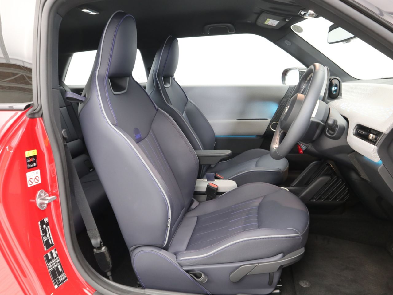 J01 MINI Cooper SE