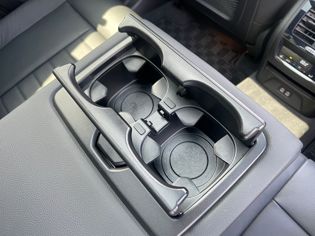 G01 X3 M40d RHD LCI ZA