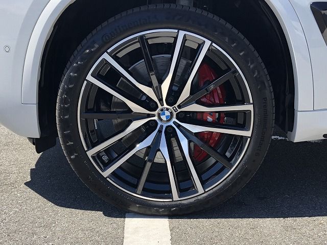 X5 M60i xDrive RHD