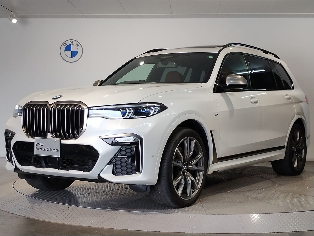 X7 M50i