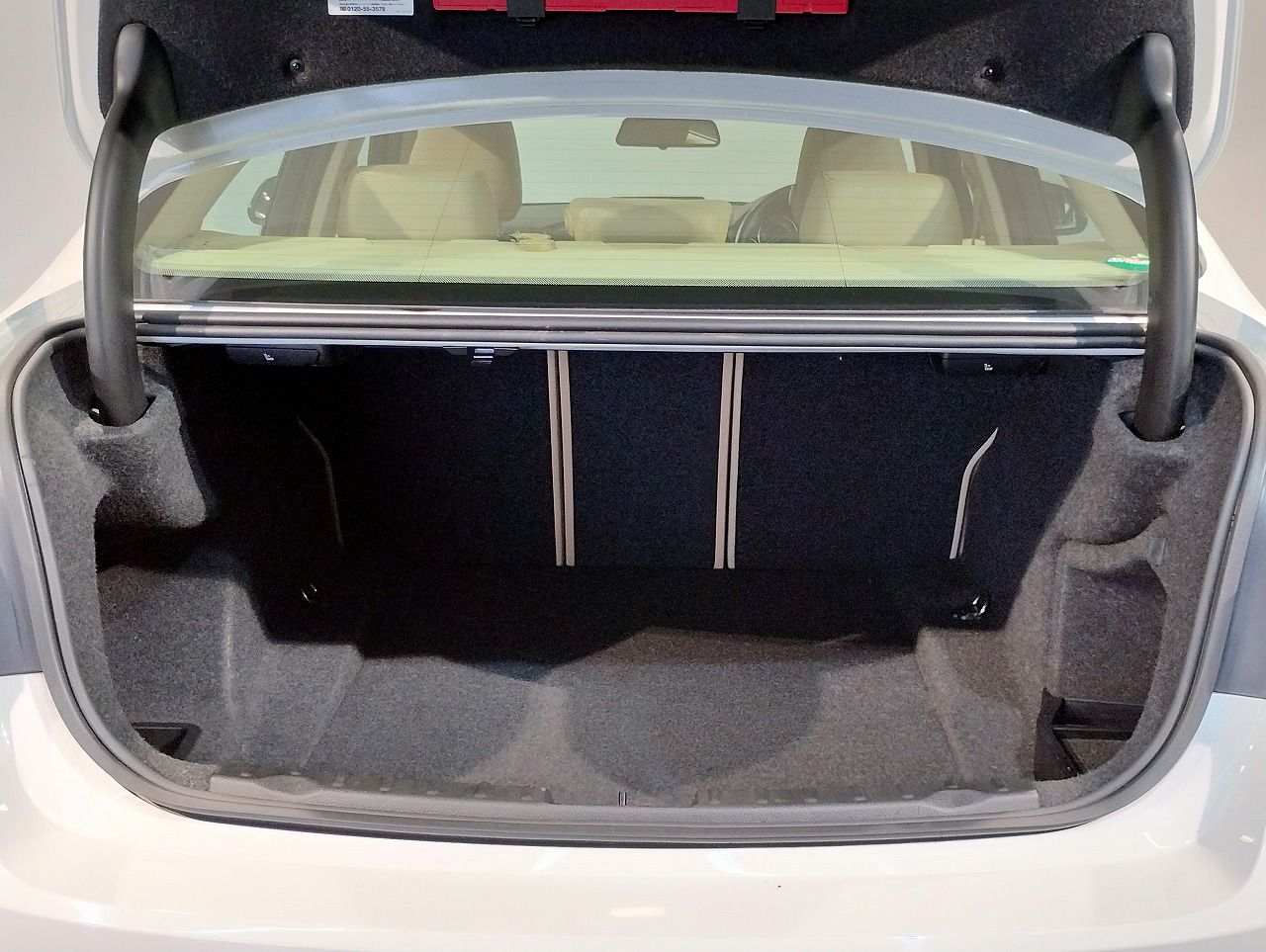 320D SEDAN RHD