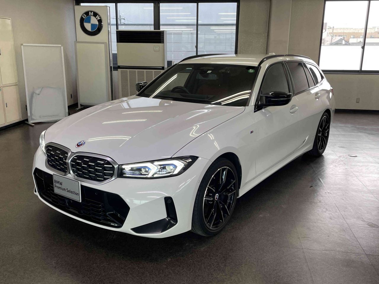 G21 M340i xDrive Touring LCI RHD