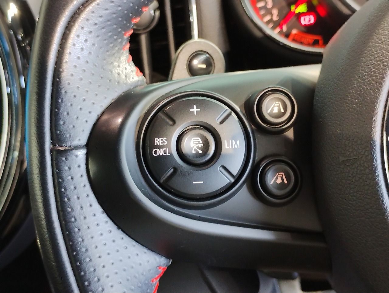 MINI CROSSOVER JCW