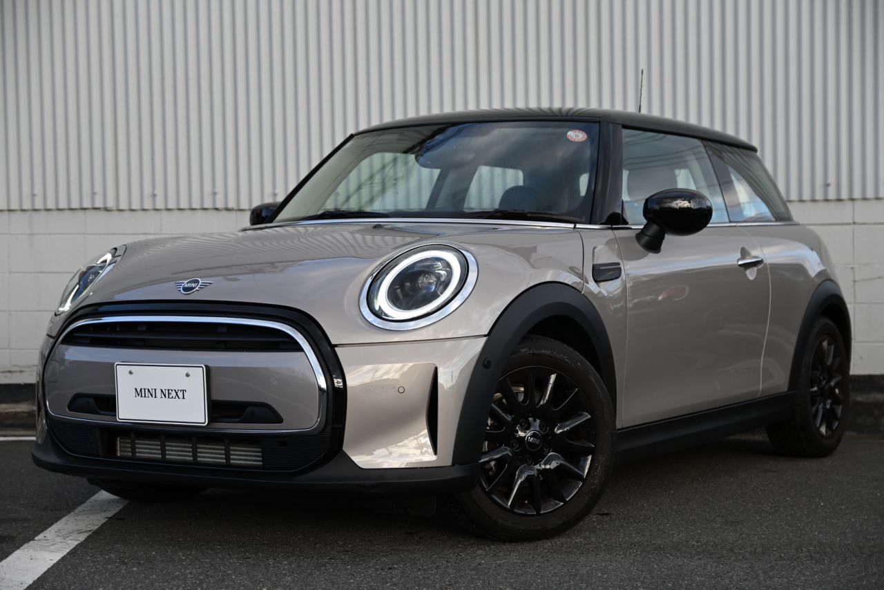 THE NEW MINI COOPER 3 DOOR.