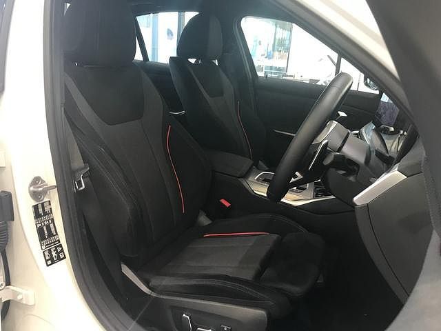 320d xDrive Berline RHD