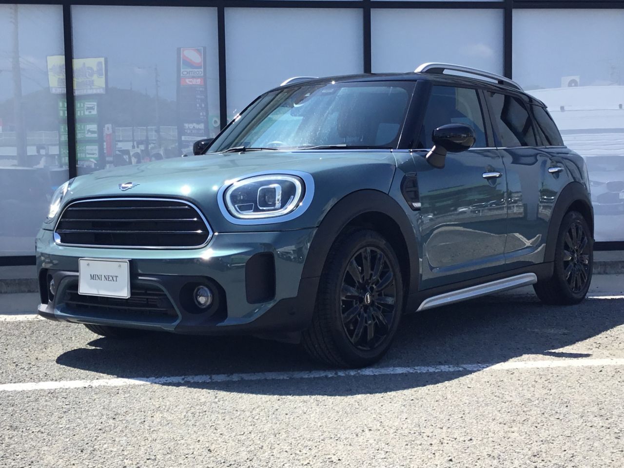 THE NEW MINI COOPER D CROSSOVER.