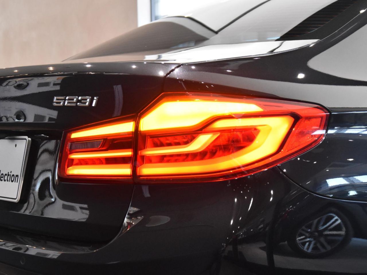 523I