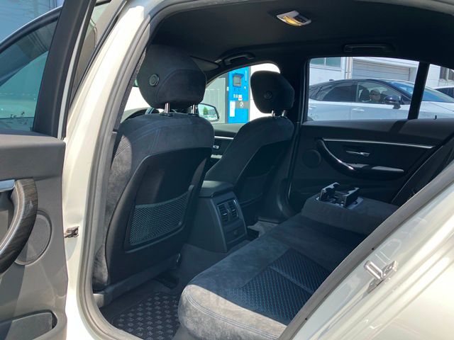 320I SEDAN RHD