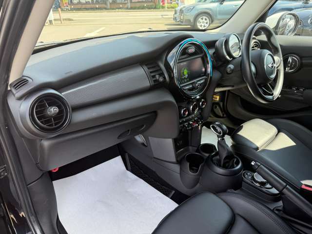 F55 COOPER D (AT)