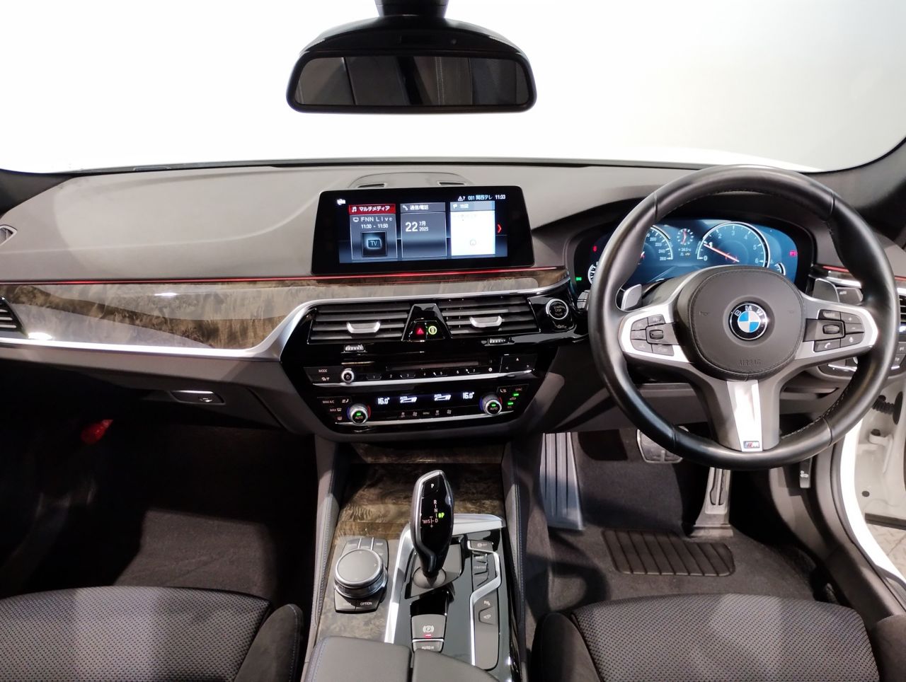523I