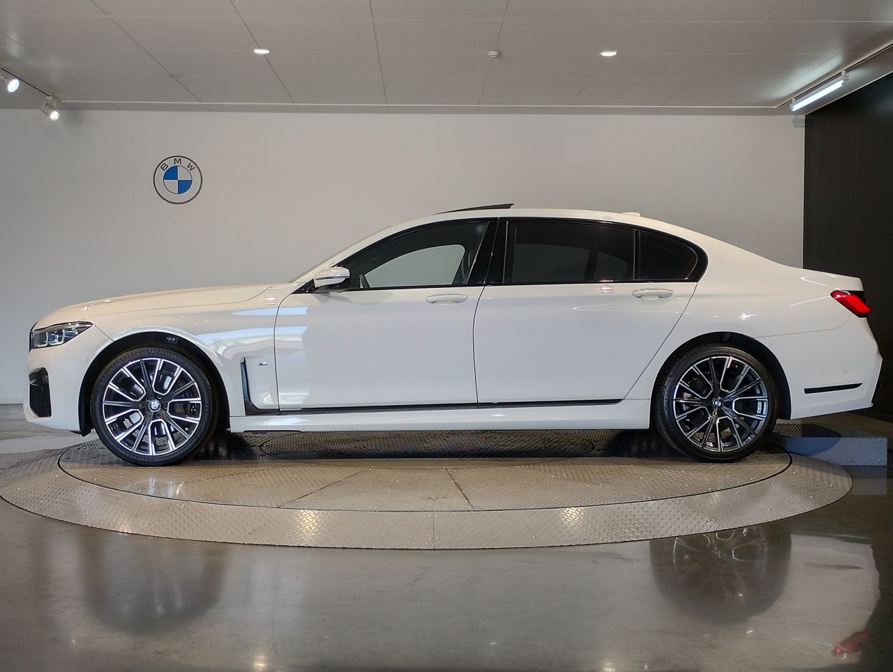 G12 740Li Saloon LCI