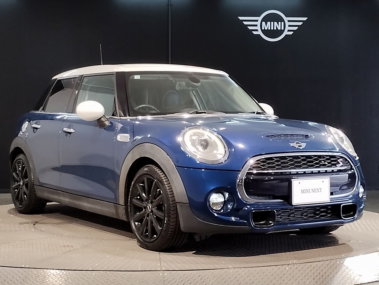 F55 COOPER S D(AT)