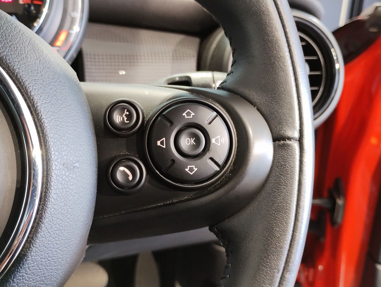 F55 COOPER D (AT)