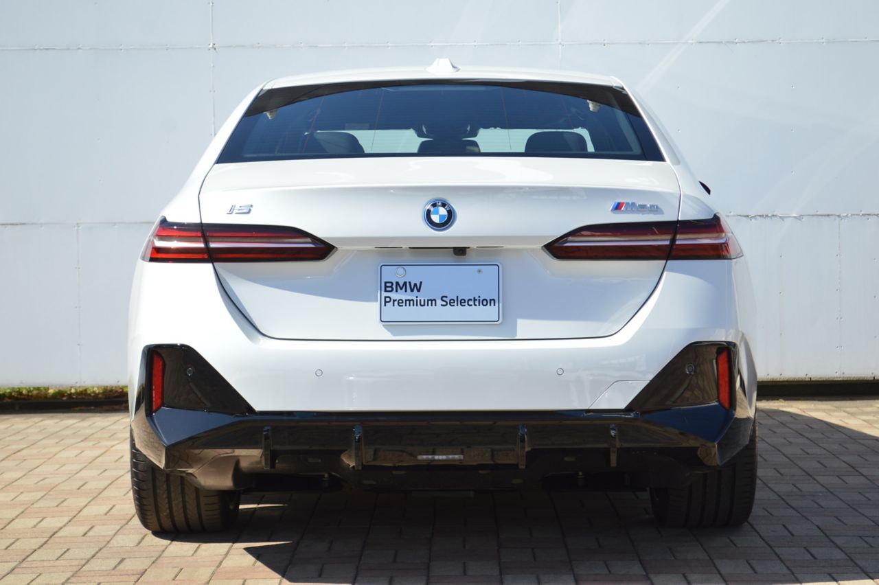 BMW i5 M60 xDrive Sedan RHD